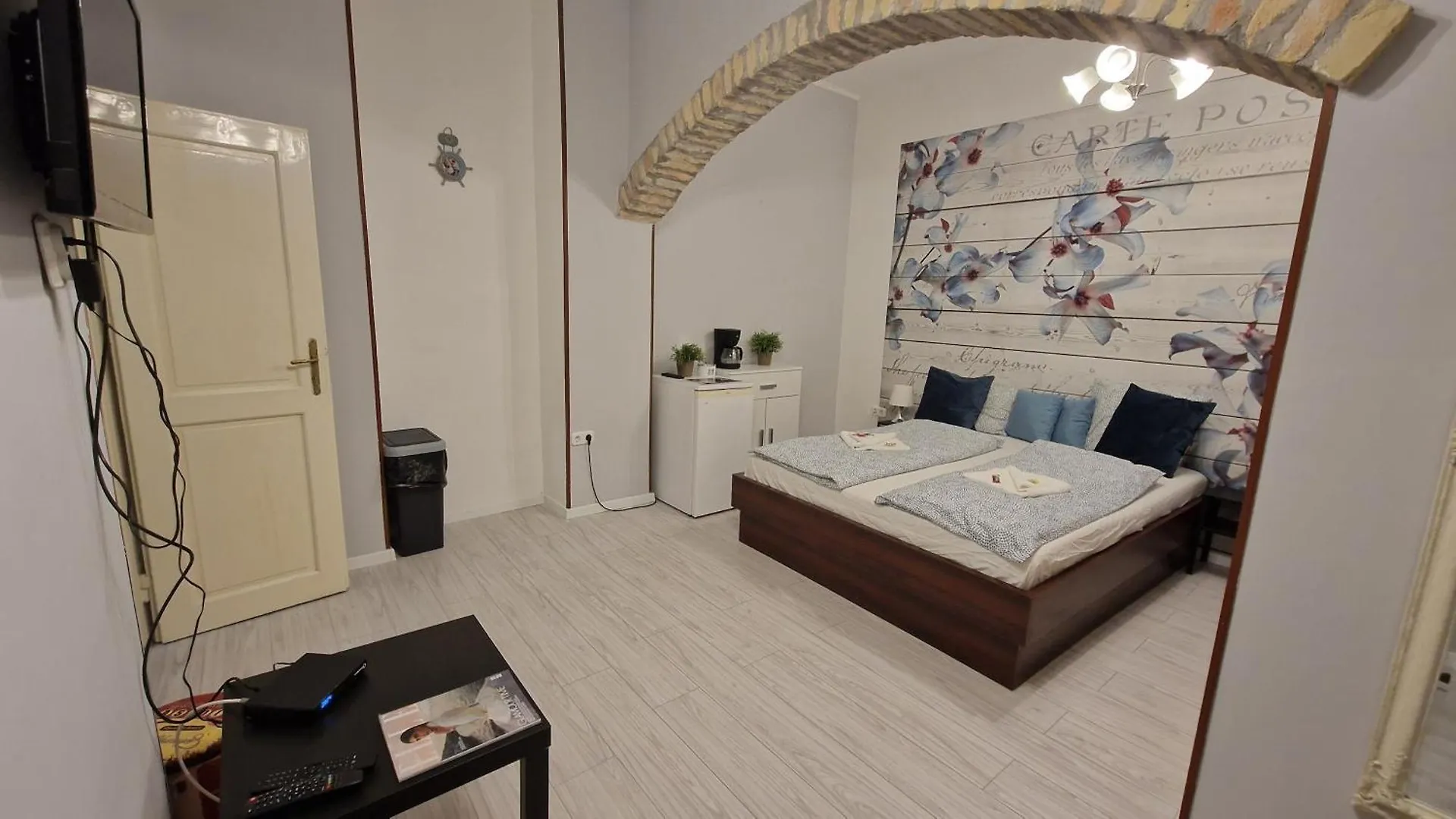 Appartement Spring Roses Downtown Boutique Hotel On The Famous Vaci Fashion Street Free Coffee, Tee Boedapest Hongarije