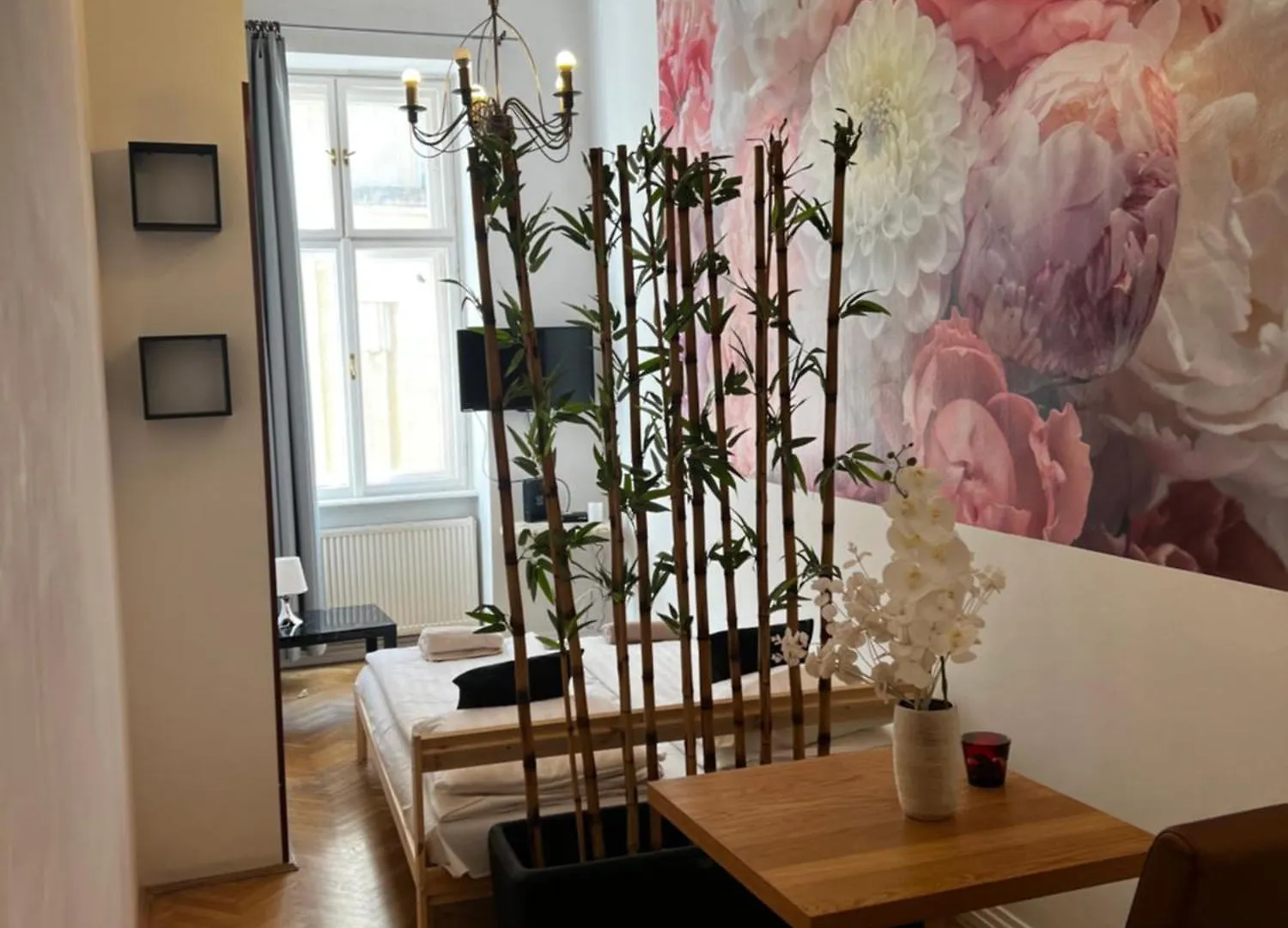 Spring Roses Downtown Boutique Hotel On The Famous Vaci Fashion Street Free Coffee, Tee ブダペスト